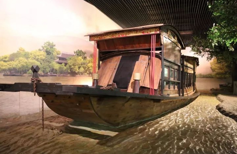 尊龙凯时安检机及安检门为“红船”纪念馆提供安检护航